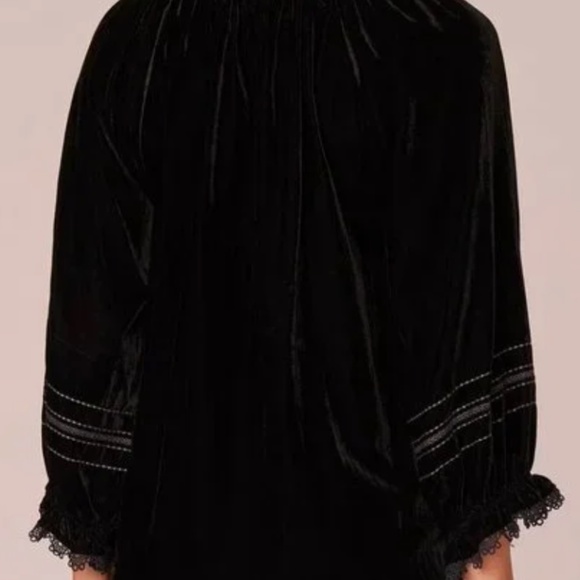 NWT 1X Democracy Wit & Wisdom BLACK Three Quarter Sleeve Split V-Neck Emb Top - Picture 3 of 4